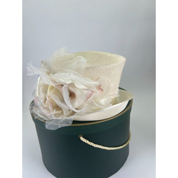 LOUISE GREEN MILLINERY 6050 KYES NATURAL STRAW HAT W/ FLOWER  display picture 2